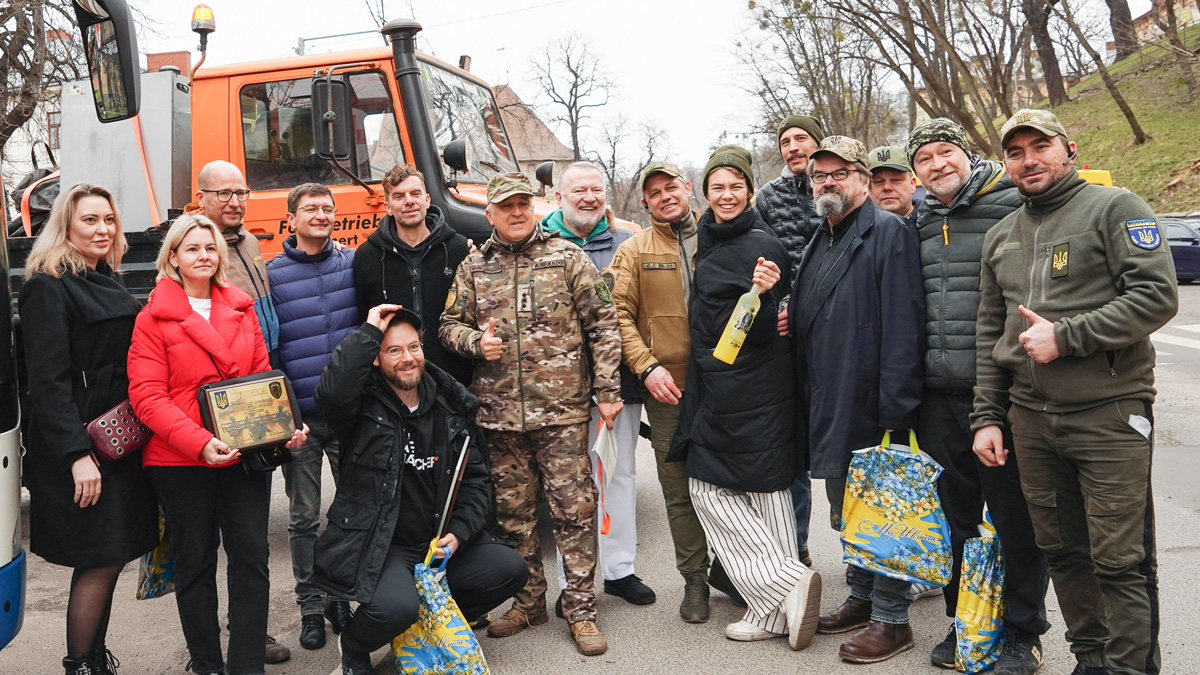 Natalia Rak (Künstlerin), Olena Khalilova, Valeriy Veremchuk, Peer Stark, Rüdiger Linhof (Sportfreunde Stiller), Boghdan Kosake, Ronja von Rönne, Alfred Holighaus, Frank Schmitz, Markus Herz, Tomas Darchinger u.a.