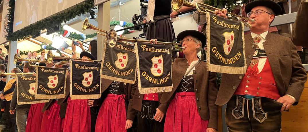 081009_0b7fd4785837ccaa24d3eb6af3a8d536624af033_ozapftis-antich-wiesn-3.webp