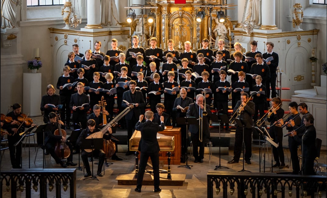 041747_0b1af3e8815572d0dde0979a01a509620ac8d977_residenzwoche-101025-augsburger-domsingknaben.webp
