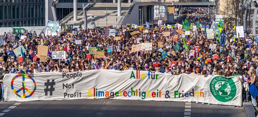 012153_4356a107180c063ccc515e1f2a587edc078e4aa7_kimademo-allg-c-bjoern-obmann-bundjugend-berlin.webp