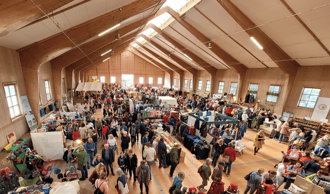 050529_8df46b30388da82c1fcc078175eabcddafec9e79_vaterstettten-wollmarkt-ueberblick.webp