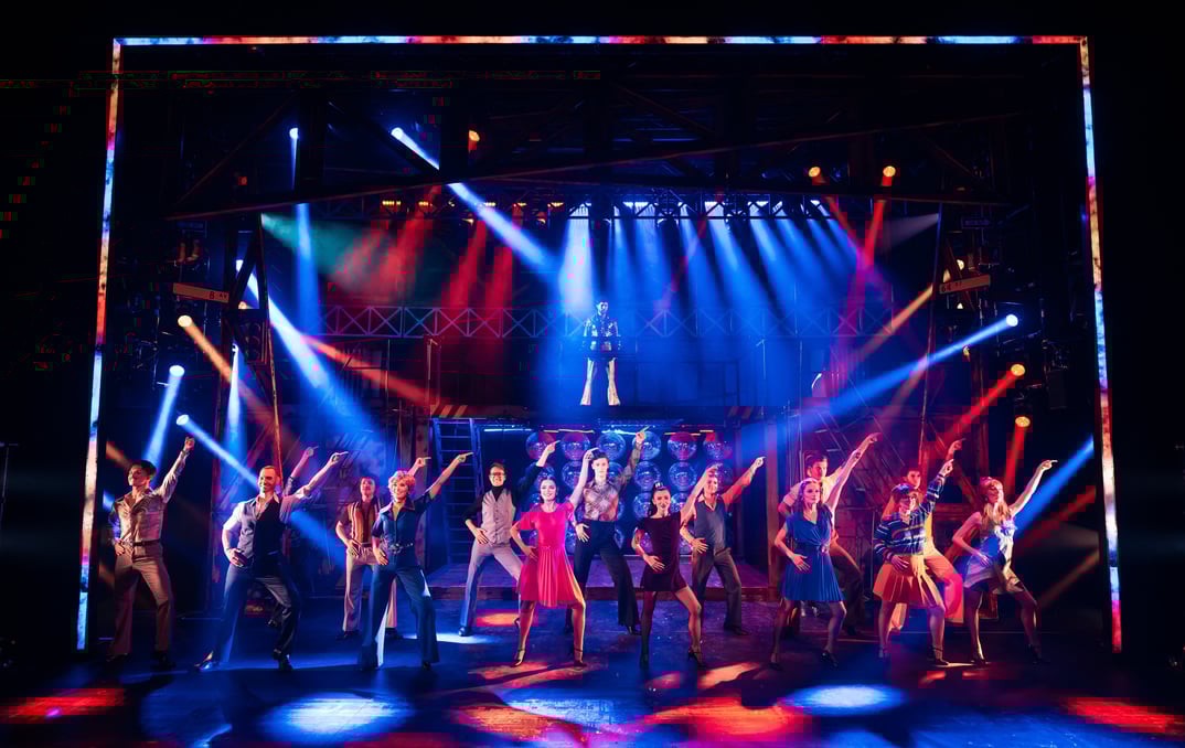 110128_64290c267a425eb055e8572564799b5d293d2abb_saturdaynightfever-top2-c-nicomoser-min.webp