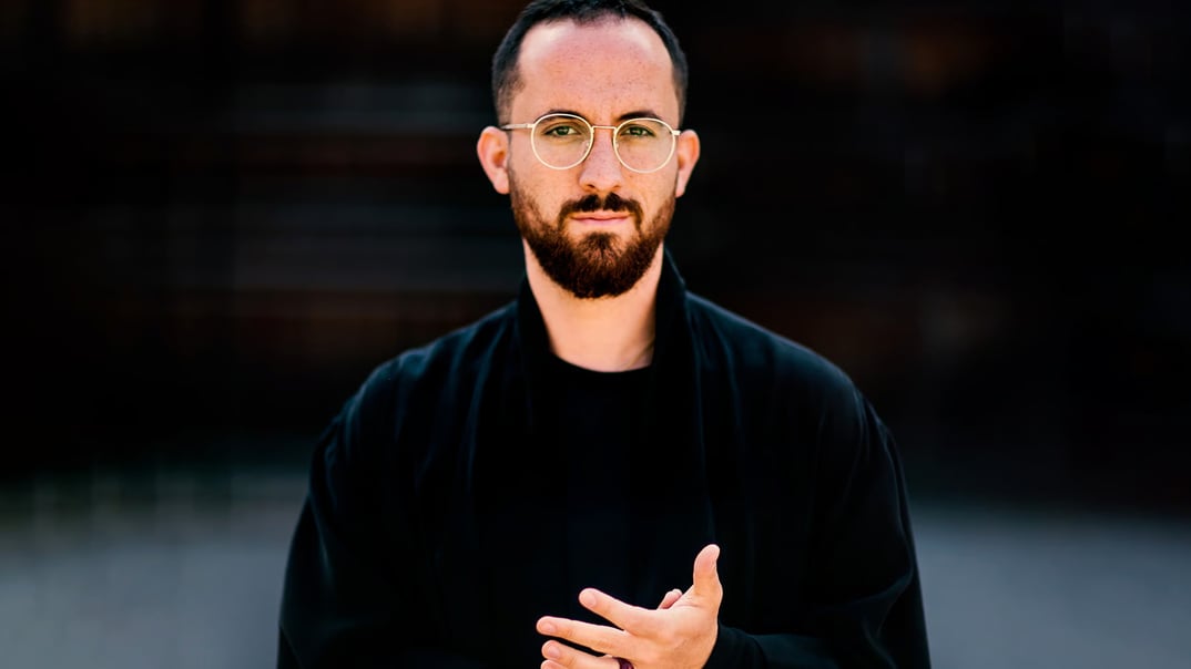 043752_10d734f558cc02d83482b1e6dcfab979984cda45_mt-igor-levit-schwarz-1.webp