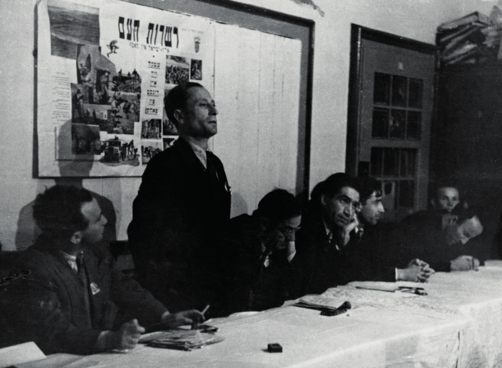 041646_13be9ae15b19305120612144441ec8213c6891b4_mir-zenen-do-schriftstellerverband-c-from-the-archives-of-the-yivo-institute-for-jewish-research-new-york.webp