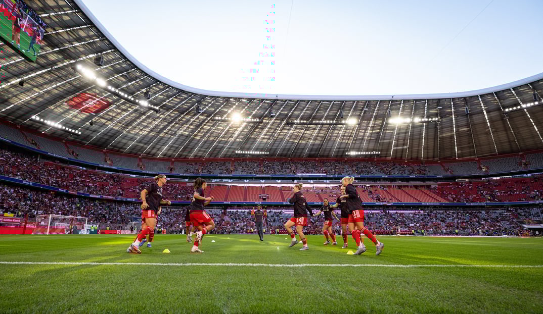 092244_2845547567245a11e5d1a71698261a8f3f64d887_group-warmup-fcbayernfrauen-bayerleverkusen-fbl-250906-ab-ab2-79051.webp