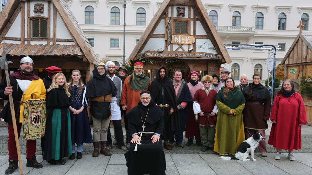110209_833e89d1e8bec4fd2b1c976cc1b58b5705996617_mittelalterlicher-markt.webp