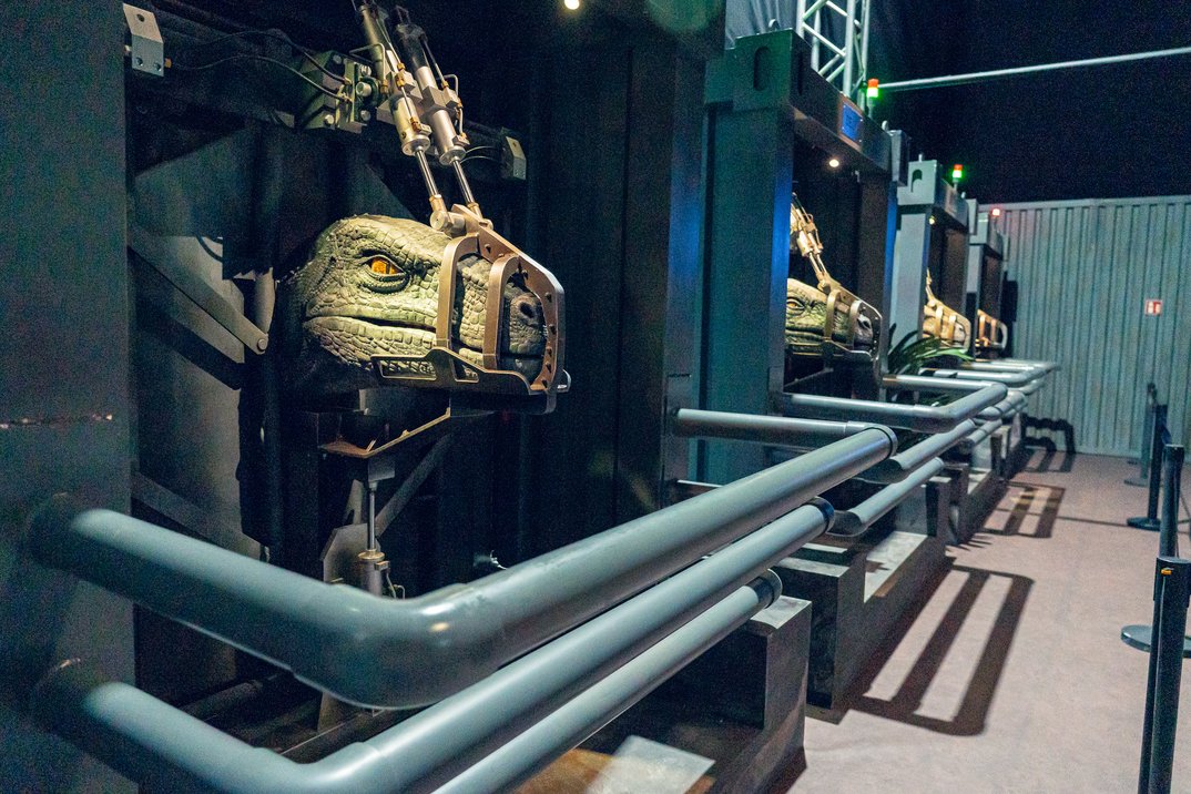 073244_47e031169cd28ea35e227bd9b3544e1ae6ec3dbc_jurassicworld-theexperience-06.webp
