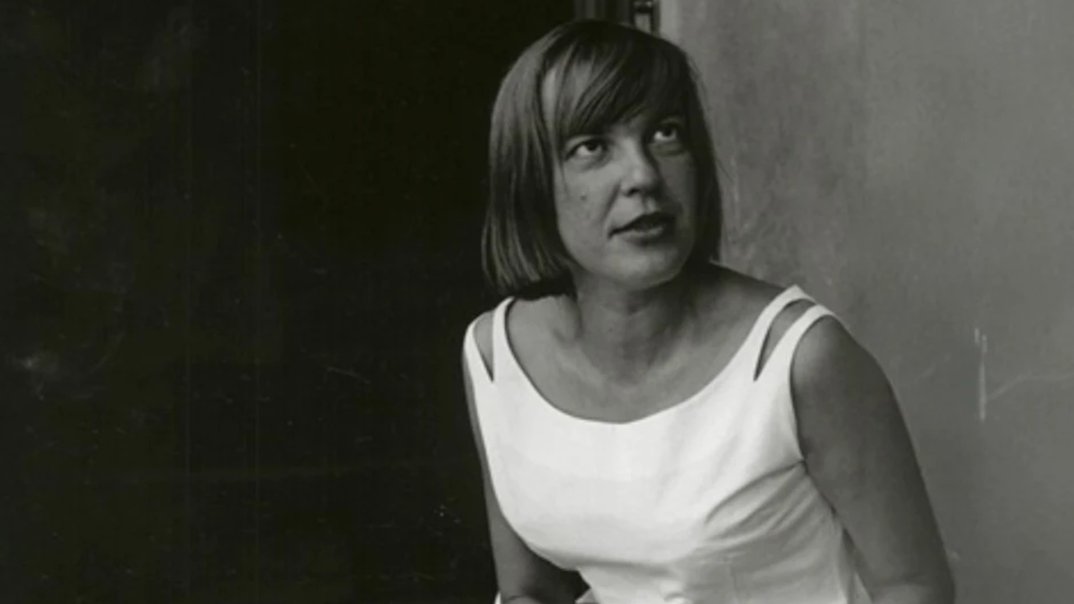 050628_5ba076b999cd1d22192f7a3a53c1eccda13d6361_jcom-ingeborg-bachmann-1962-c-mario-dondero-in.webp