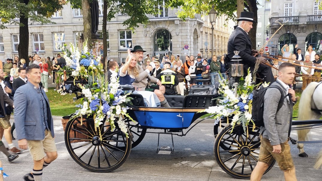044604_48cbd1e107f07474566949485a05794f75eb1cd5_trachtenumzug24-soeder-aw.webp