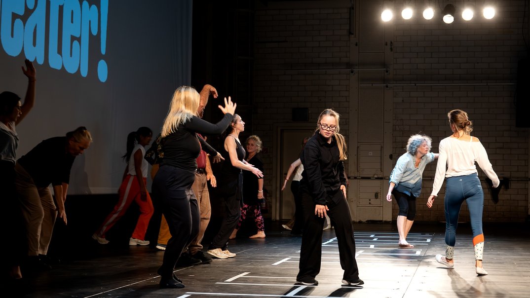 025341_12e0b87d5daf5132f5e74bf0ede62ecd05ce0153_the-macht-theater-action-in.webp
