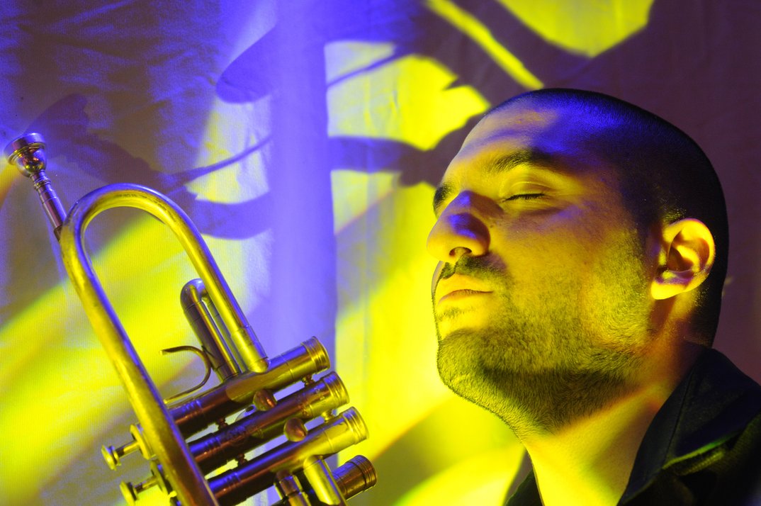 055930_52a991040719e995bfd0cdbac48a742797b5b50d_ibrahim-maalouf-03-12x18-300dpi-pakzad.webp