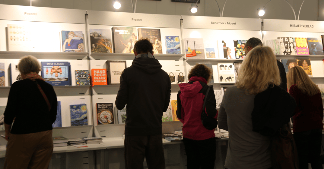 042007_faee56a8780e11c52168f88c0a36194f4a27dbd1_munchner-bucherschau-allg-ausstellung-in.webp