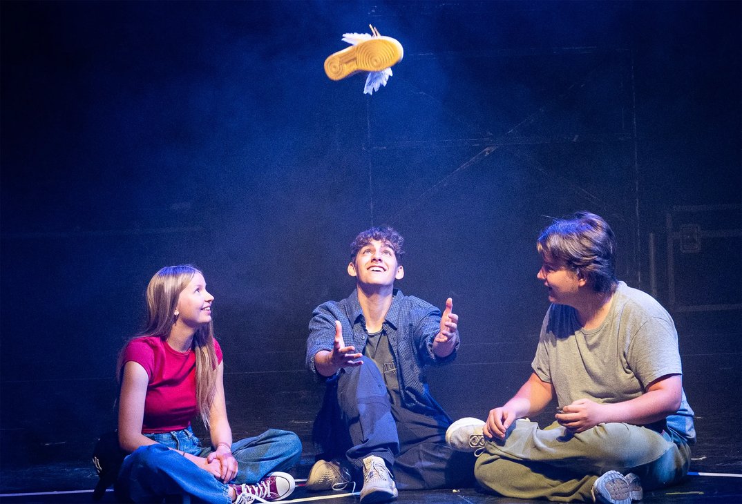 065743_980585621c76e937a4e0ddd134fa15b7c9a6171c_dt-percy-jackson-c-junges-theater-bonn-in.webp